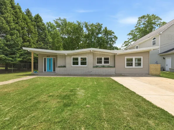 815 W Detroit St, New Buffalo, MI 49117