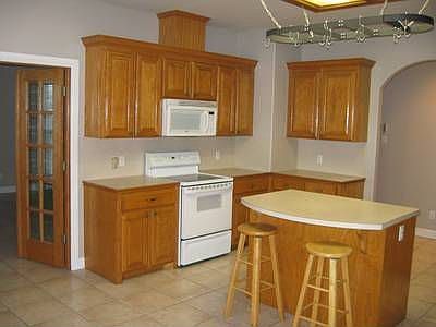 3rd image of 2104 N Roy Dr