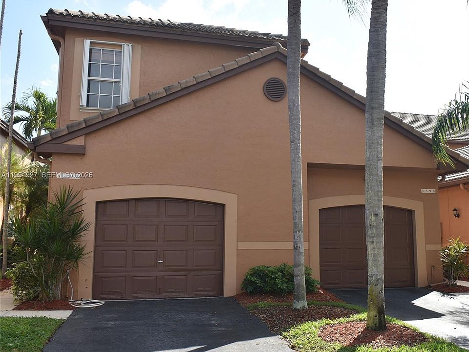 1st image of 1402 Veracruz Ln