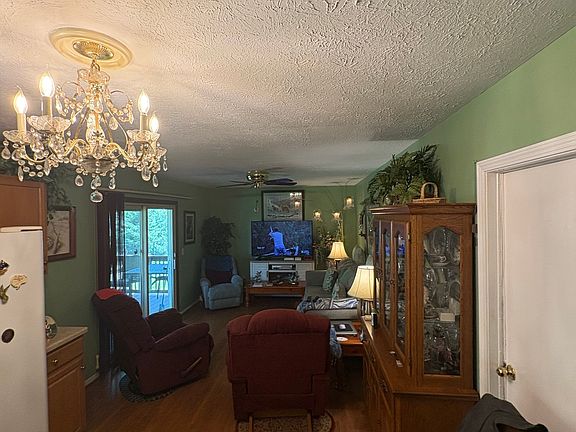 5th image of 340 Briar Hill Dr