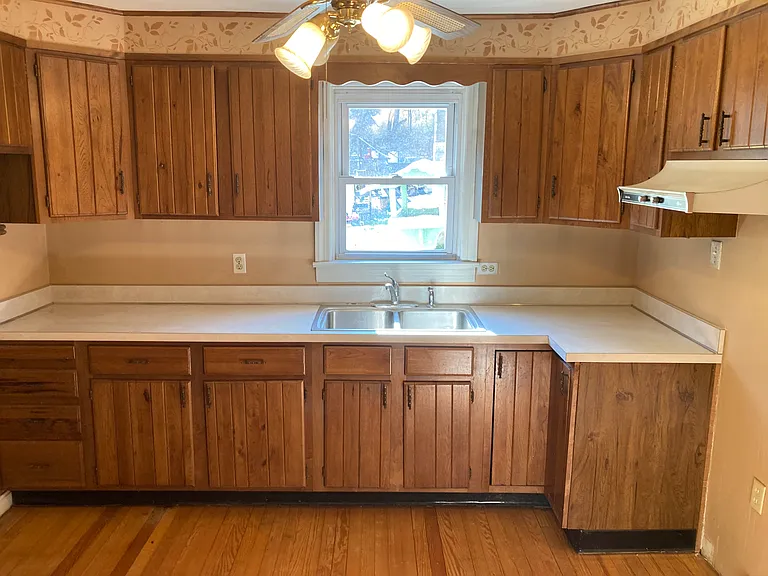 882 Spring Mount Rd #B4 — Photo 5