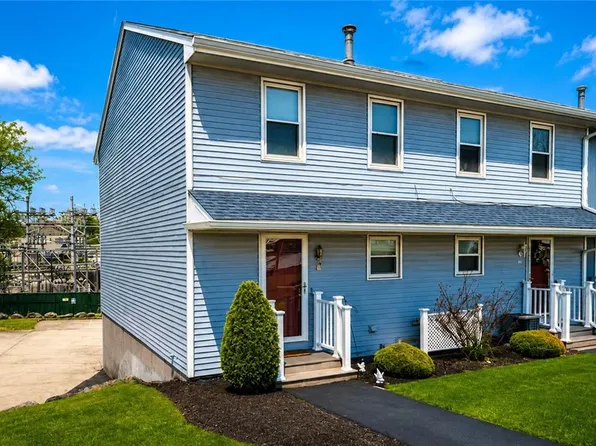 4 Smithfield Rd APT 18, North Providence, RI 02904