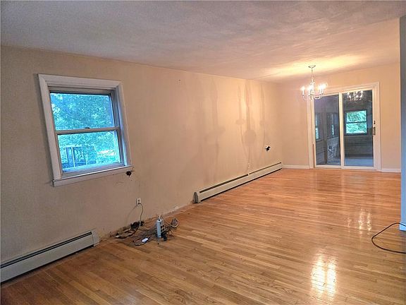 4th image of 103 Windward Dr