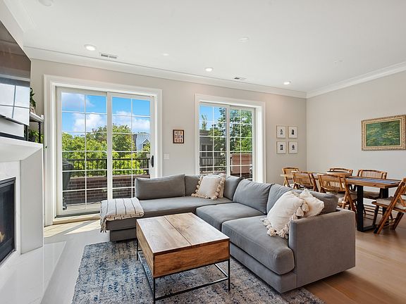 5th image of 1936 N Kenmore Ave #3N
