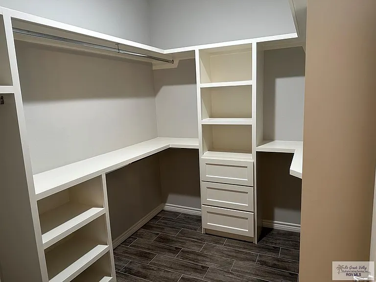 8822 Albatross St — Photo 10