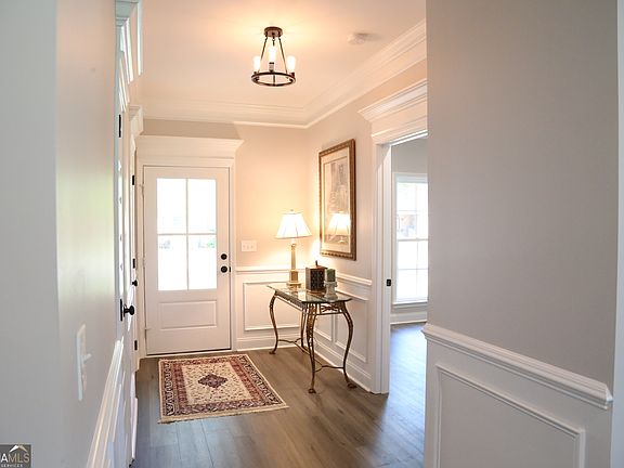 5th image of 203 Saxton Pl