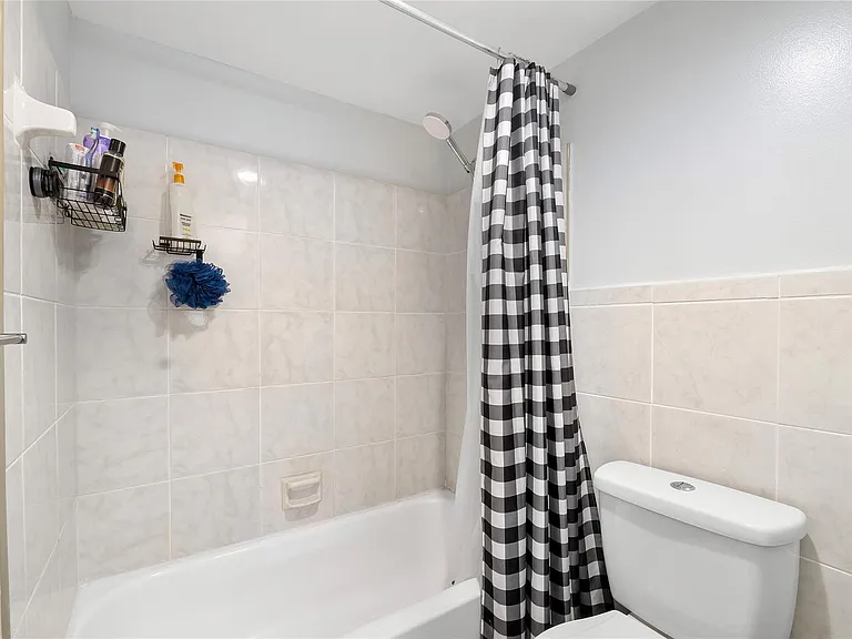 8437 Forest Hills Dr #203 — Photo 18
