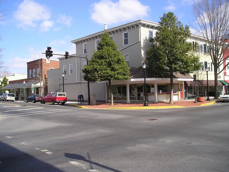 131 W Loockerman St #3