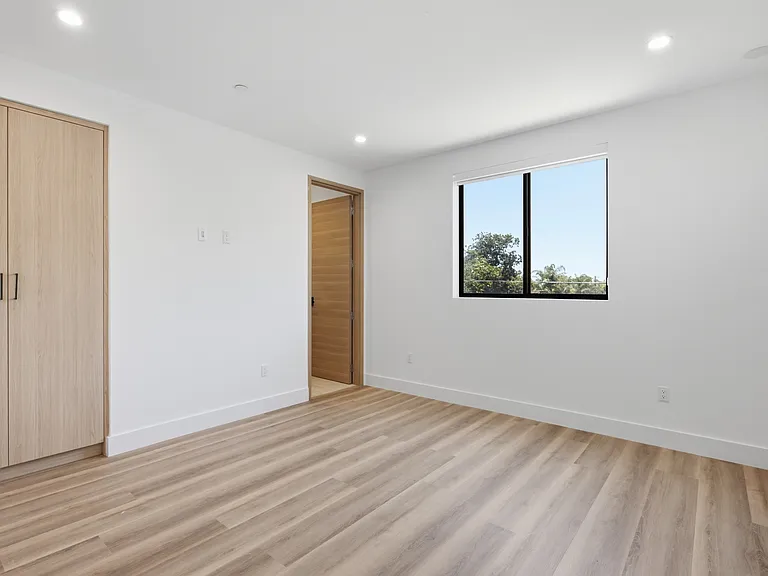 5821 Kester Ave #5823-1/2 — Photo 14