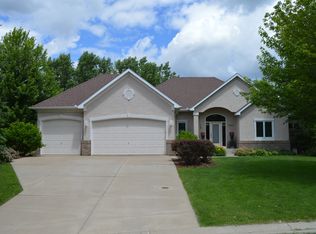 8302 Enclave Rd, Woodbury, MN 55125