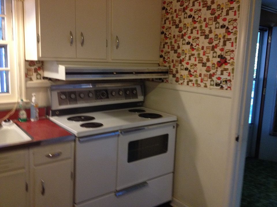 2nd image of 1111 Rosemont Dr