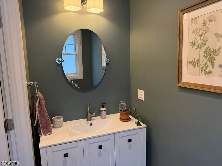 86 Jacoby St — Photo 12