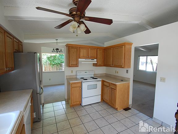 3rd image of 1175 Vondelpark Dr
