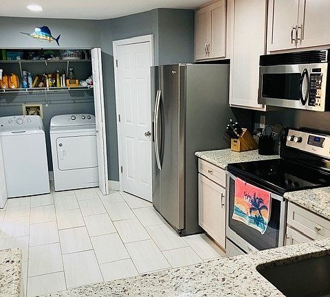 4th image of 3921 Leeward Passage Ct APT 102