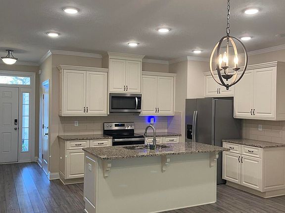 3rd image of 564 Vinings Dr
