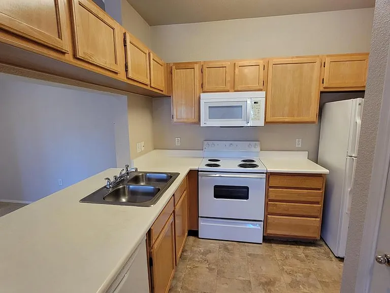 5401 E Van Buren St #2079 — Photo 2