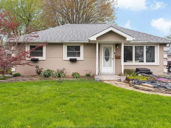 2715 Lloyd George Blvd, Windsor, ON N8T 2T8