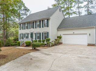 450 Clearfield Ln, Southern Pines, NC 28387