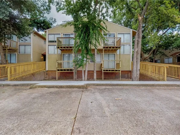 1216 Holik Dr #A-d, College Station, TX 77840