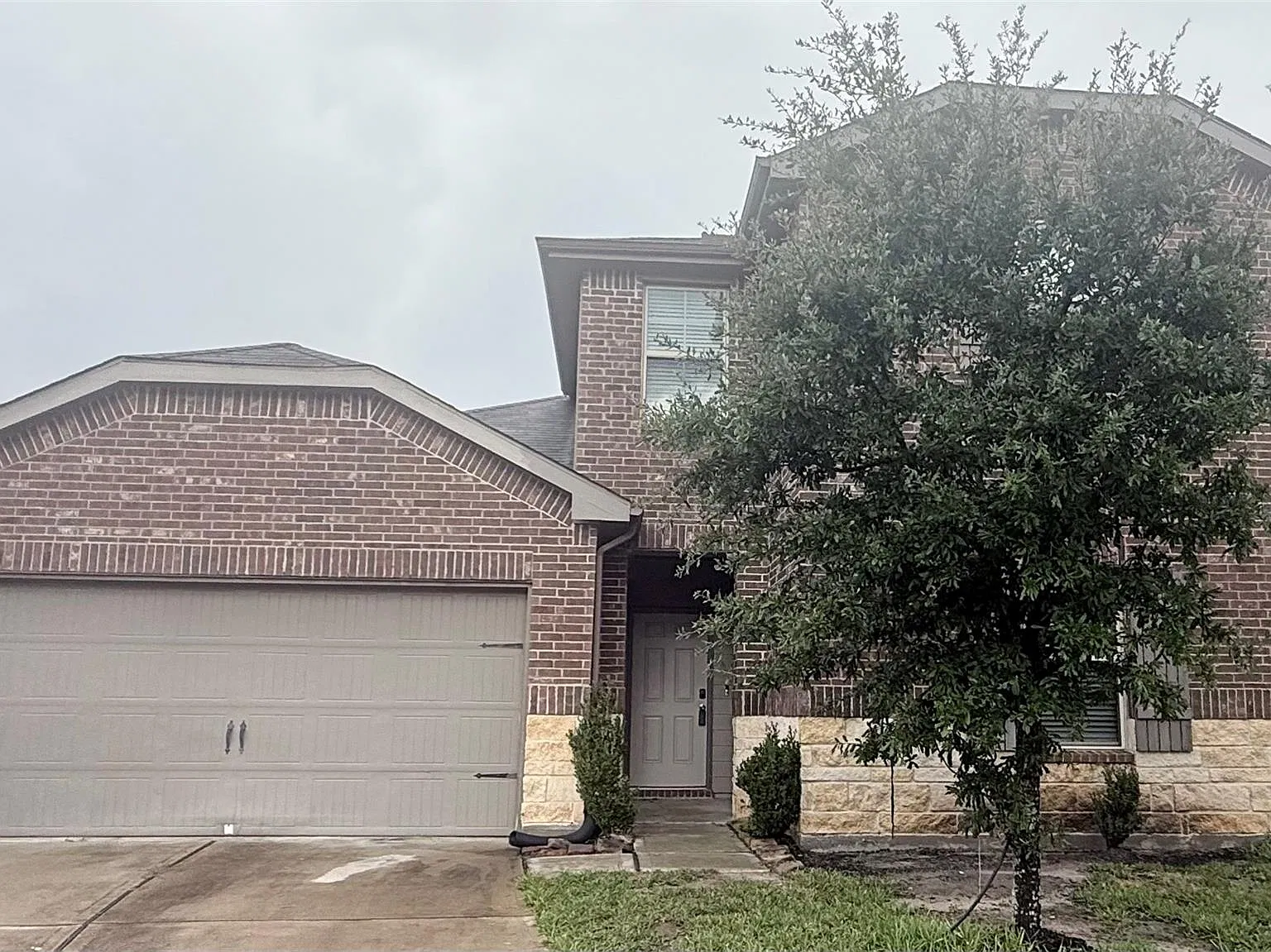 4 bed, 3.0 bath, 2191 sqft, $2,250 — Photo 2