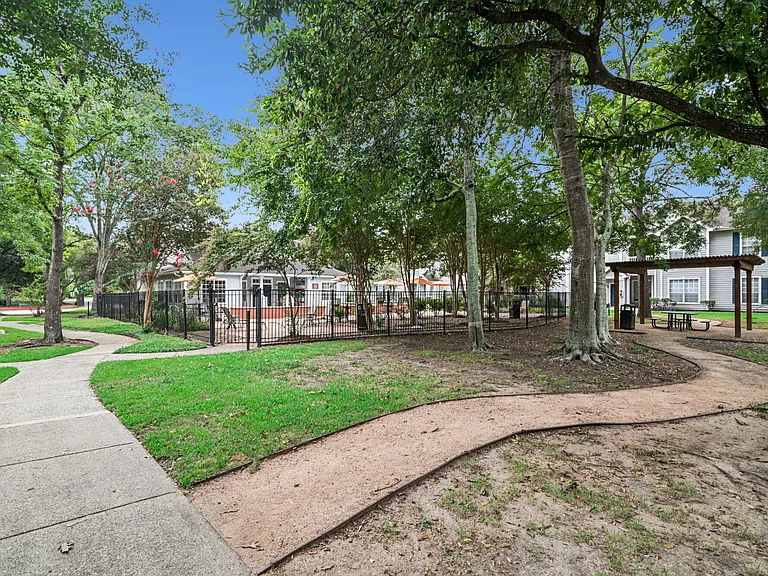 Chelsea Apartments — Photo 35