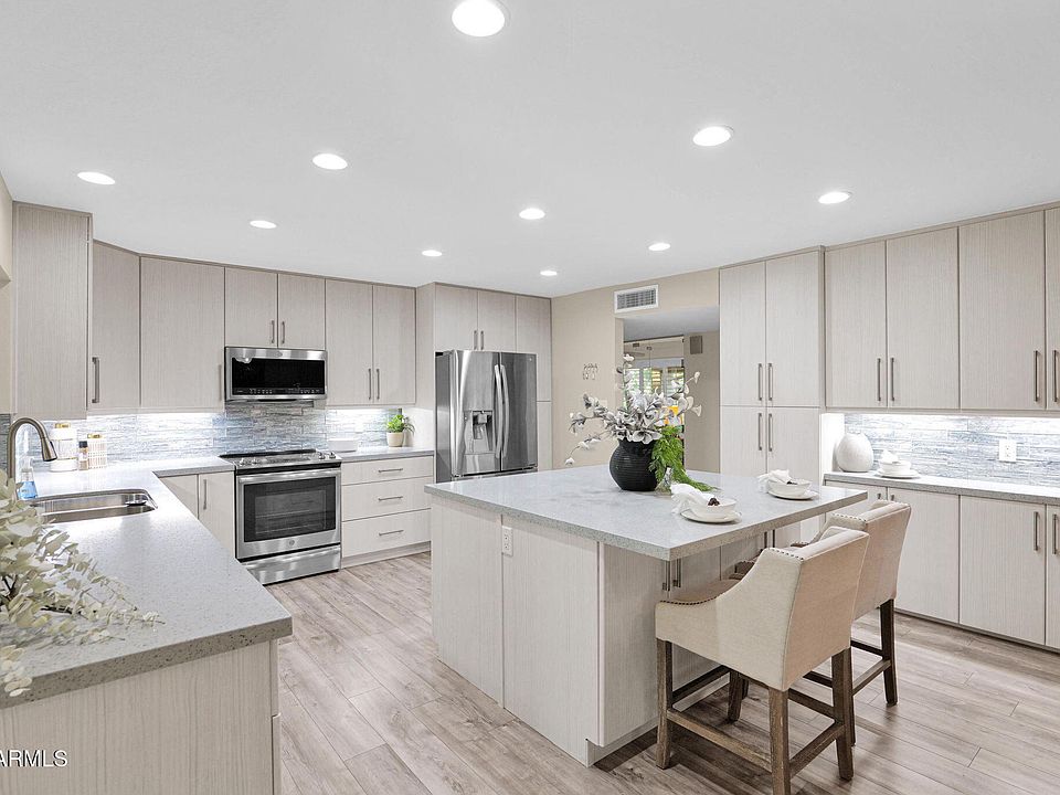 1st image of 4221 E EMELITA Avenue