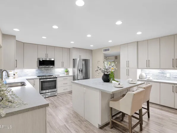 4221 E EMELITA Avenue, Mesa, AZ 85206