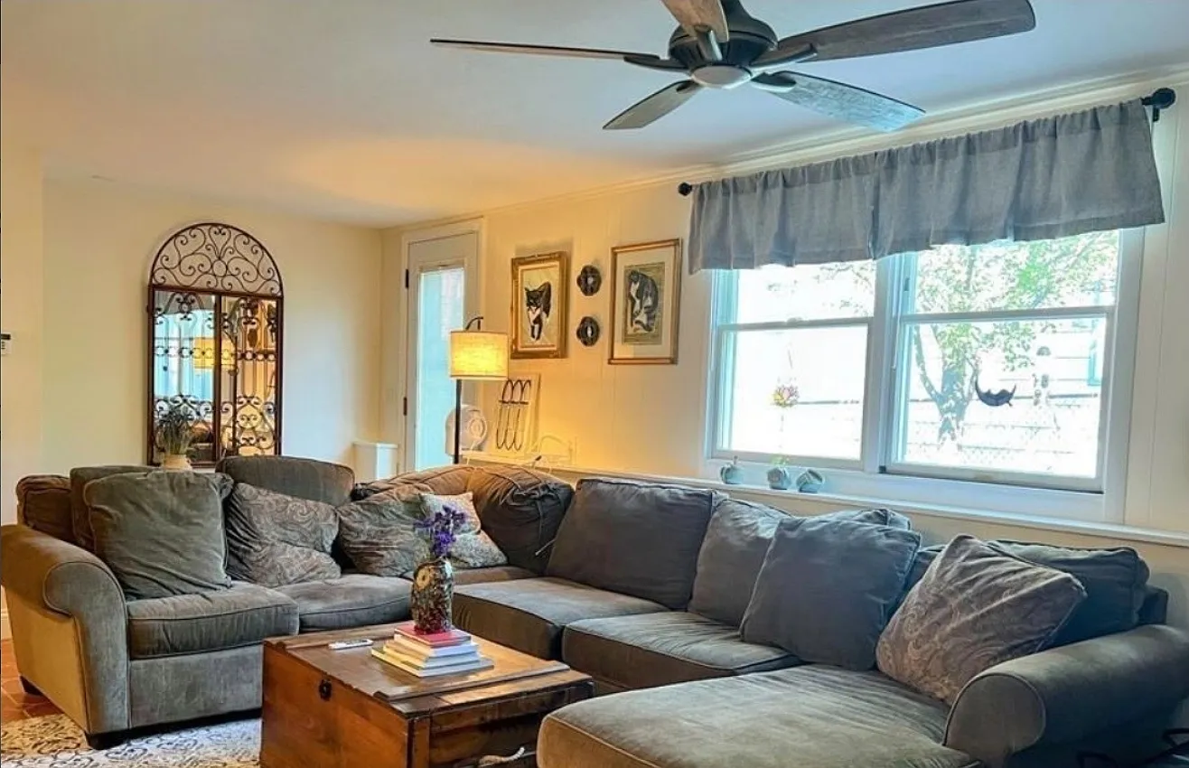 1 bed, 713 sqft, $2,300 — Photo 4