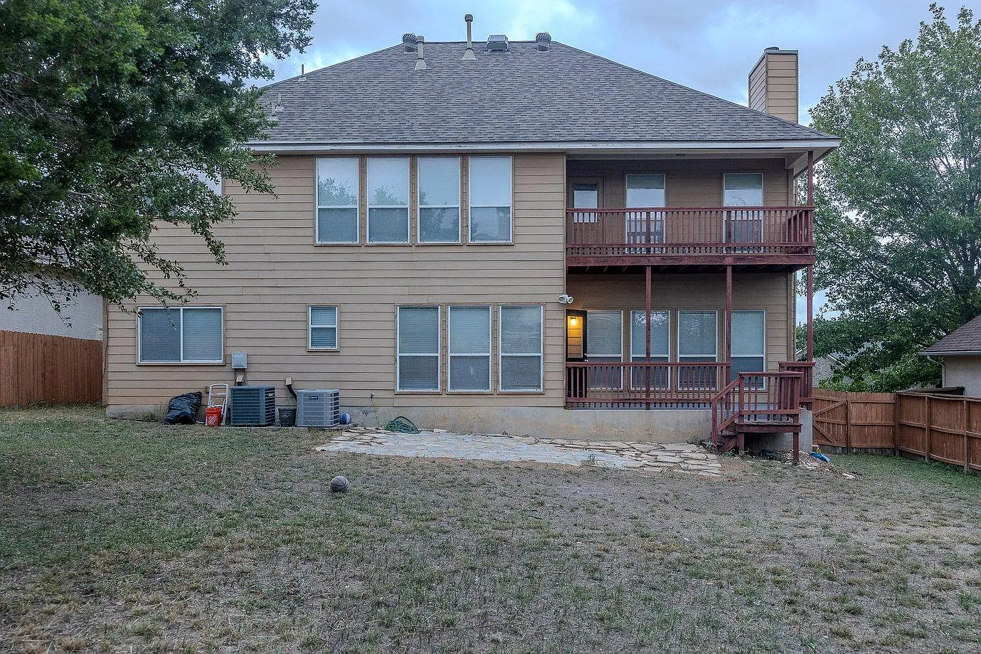 5 bed, 2906 sqft, $2,799 — Photo 3