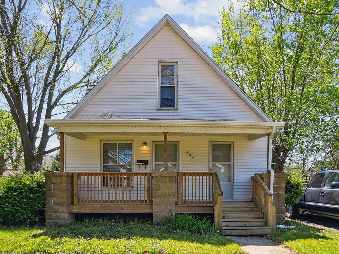 309 W Beardsley Ave photo 1