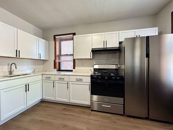 3rd image of 4267 Ellenwood Ave APT A