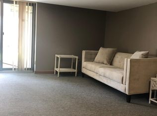 22 Mountain Ridge Rd, Bloomingdale, NJ 07403