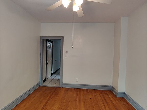 3rd image of 832 N Mozart St #2