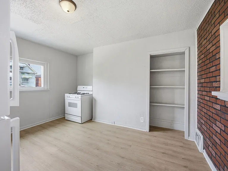 3032 Merwyn Ave — Photo 10