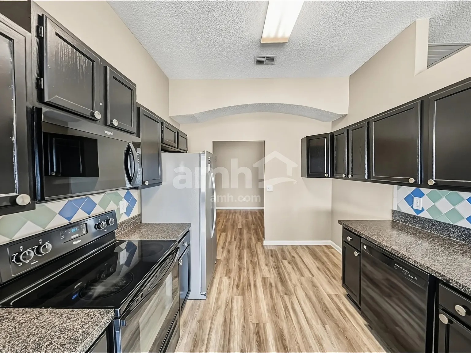 3 bed, 2.0 bath, 1670 sqft, $1,775 — Photo 4