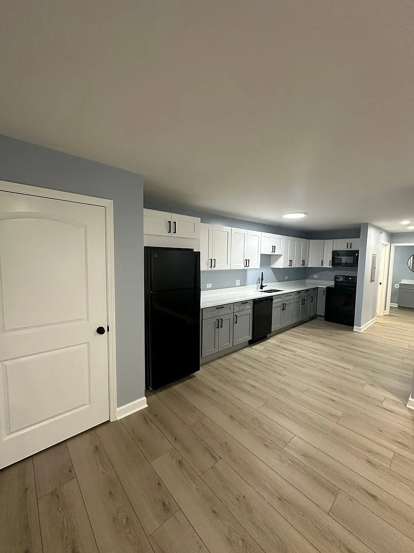 Halsted Park Apartments and Townhomes — Photo 2