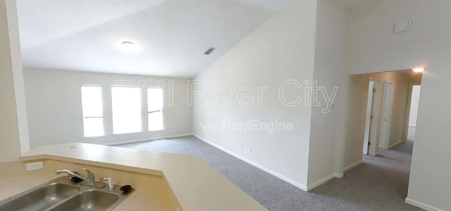 3 bed, 2.0 bath, 1500 sqft, $2,325 — Photo 4
