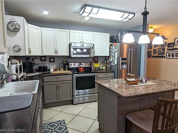 5th image of 1716 Circle Dr