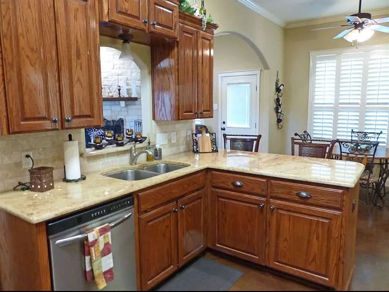 14 N Shore Cir — Photo 8
