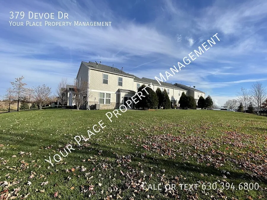 3 Bedroom, 2.1 Bath End Unit in Prescott Mill of Oswego! 2 car garage! — Photo 3