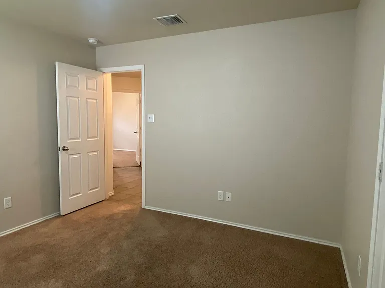 6011 Ambrose Cir — Photo 15