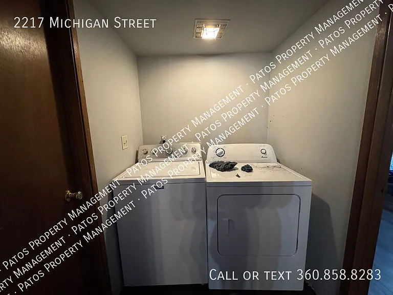 2217 Michigan St — Photo 9