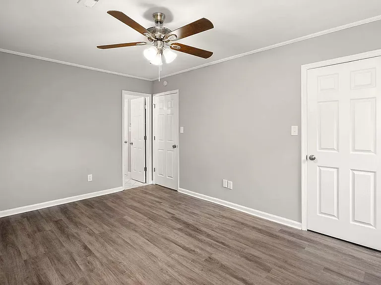 426 Longleaf Dr — Photo 5