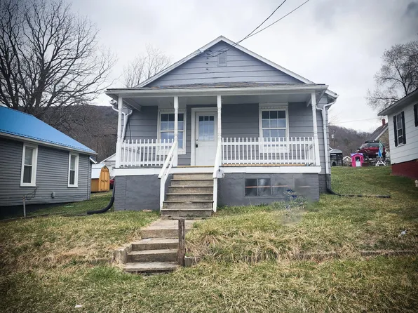 907 N Pocahontas Ave, Covington, VA 24426