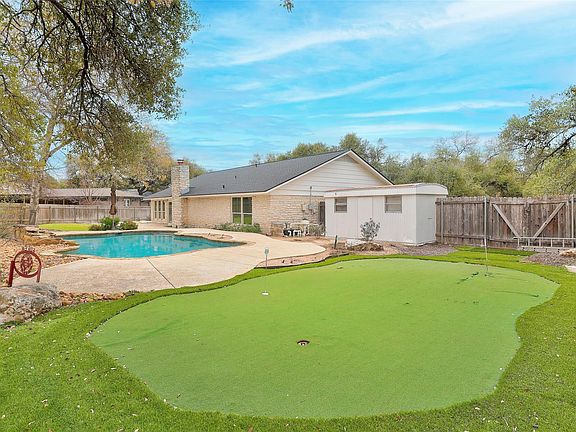 3rd image of 504 Ridgecrest Rd