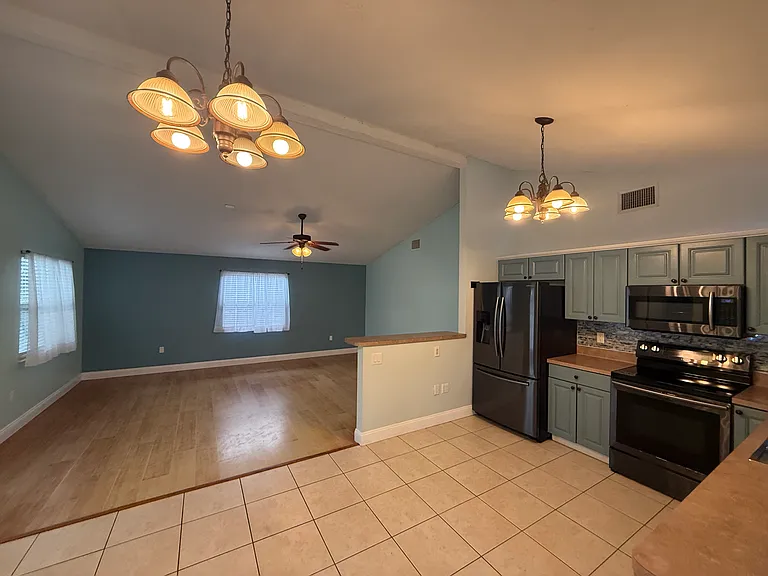 448 Glenwood Ave — Photo 16