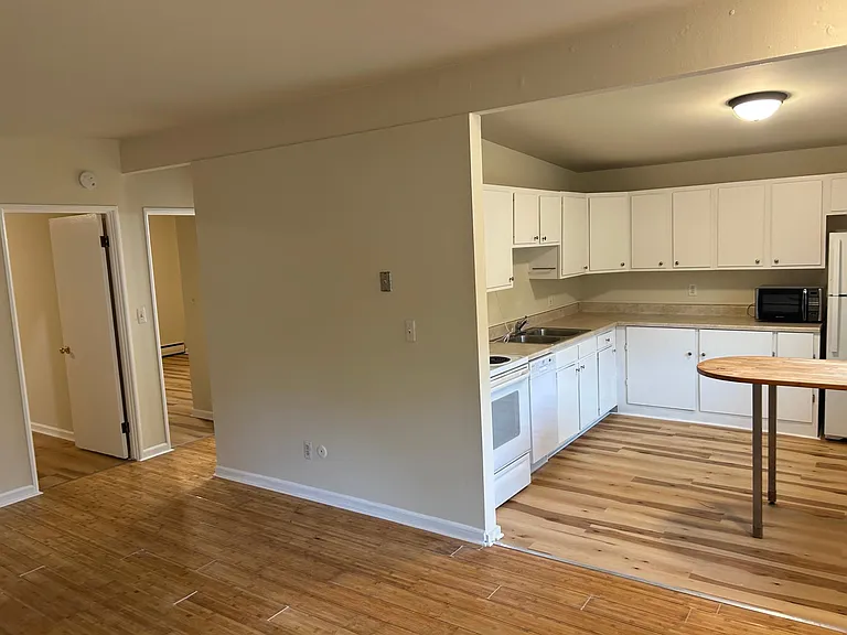 1016 Fountain St — Photo 9