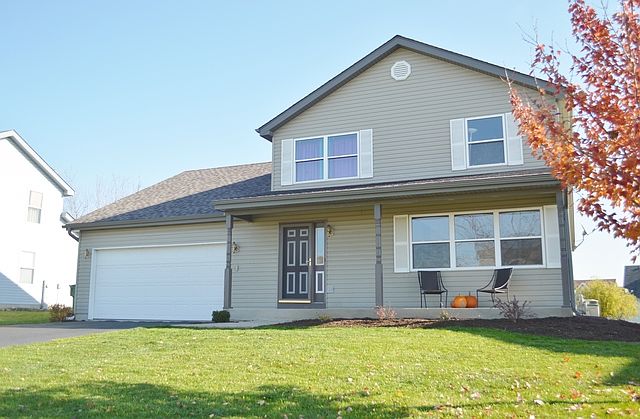 1st image of 900 Arrowhead Dr