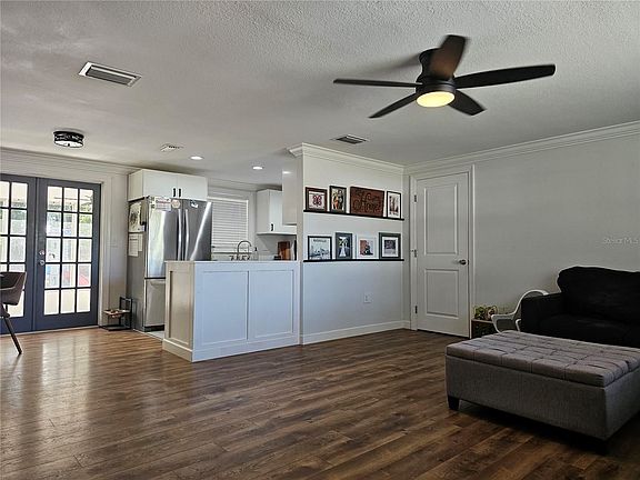 5th image of 12623 Hicks Rd