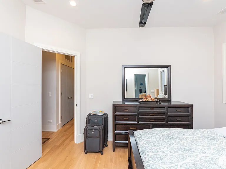 3049 N Clybourn Ave #1 — Photo 9
